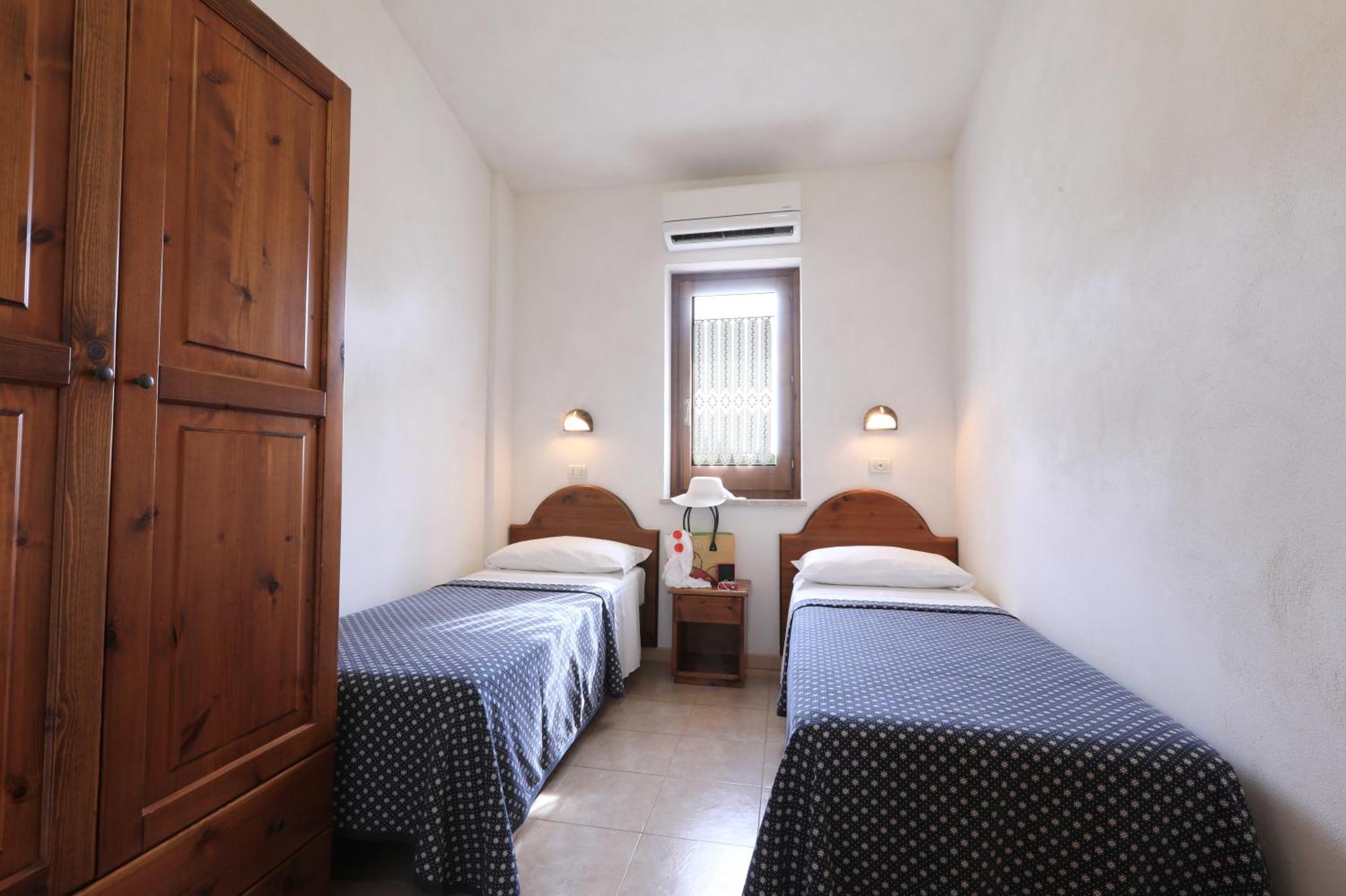 Villaggio Torre Ruffa Robinson Capo Vaticano Room photo